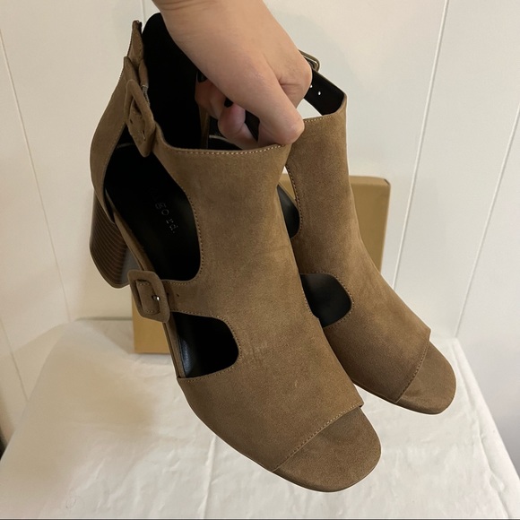 Tan open-toed block heels suede with buckles summer shoes with zipper - Picture 7 of 11